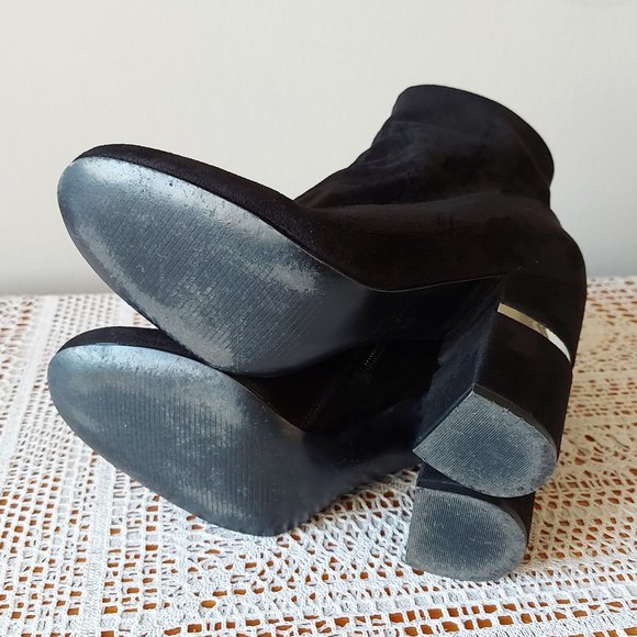 Marc Fisher Booties Size 6 Black Suede Block Heel Goth Boho Paisley Ankle Boots - Picture 12 of 12